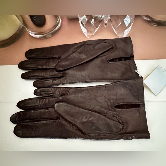 New Vintage Dior Leather Gloves - Picture 5 of 6